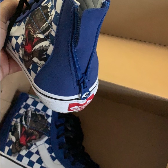T Rex vans in original box - Picture 2 of 3
